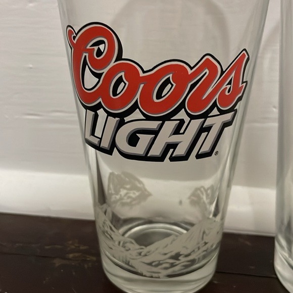 Bundle of 3 Vintage Beer Glasses - Coors Light, Deschutes, and Widmer Brothers - Picture 2 of 4